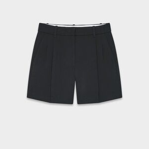 Aritzia Effortless Short- Mid Thigh size 4